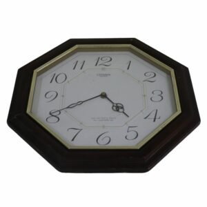 ساعة حائط خشبية شكل ثماني من سيكو قديمة