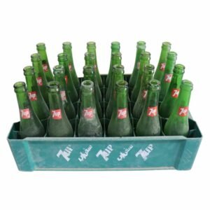 عدد 24 زجاجة مشروبات غازية قديمة مع الشيت