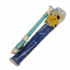 الة موسيقية قديمة مع الغلاف