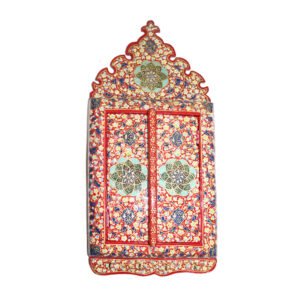 مرآة خشبية قديمة منقوشة بنقوش يديوية