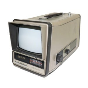 تلفزيون قديم ابيض واسود من زينيتس