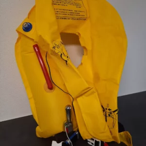 سترة نجاة قديمة صغيرة