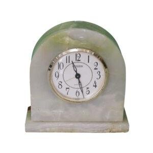 ساعة طاولة من سيتزن قديمة مصنوعة من الحجر