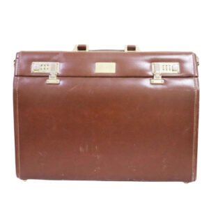 حقيبة سفر قديمة جلدية عتيقة