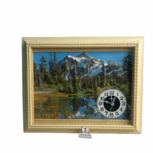 ساعة حائط قديمه مخزنه جميلة جدا