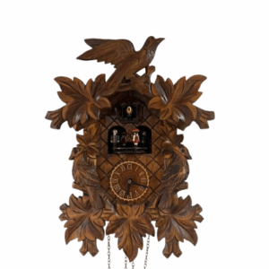 ساعة حائط مصنوعة من الخشب الاصلي شغالة بحالة ممتازة يصل ارتفاعها الر 35 سم العرض 26 سم