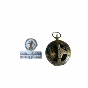 بوصلة نحاسية مخزنة بحالة ممتازة