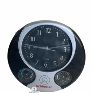 ساعة حائط مخزنة بحالة ممتازة شغالة % 100 بارتفاع 32 سم