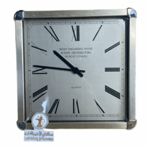 ساعة طاولة وجدارية مخزنة بحالة ممتازة من دعايات شاة ناجرداس شغالة % 100 بارتفاع 17 سم