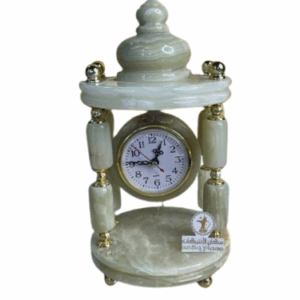 ساعة طاولة مصنوعة من الرخام مخزنة بحالة ممتازة شغالة % 100 مناسبة للعرض والديكور بارتفاع 28 سم والعرض 14 سم